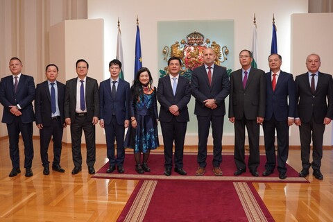 Bộ trưởng Nguyễn Hồng Diên tiếp kiến Tổng thống Bulgaria