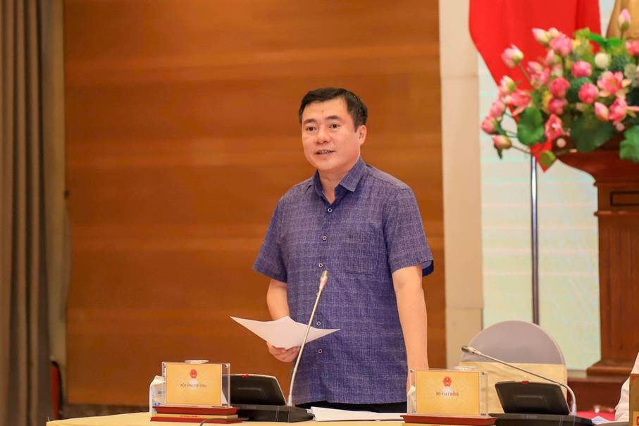Thứ trưởng Nguyễn Sinh Nhật Tân trả lời báo chí về các giải pháp ngăn chặn hàng giả, hàng nhái trên sàn thương mại điện tử