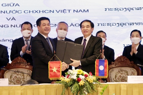 Vietnam, Laos work to foster border trade collaboration