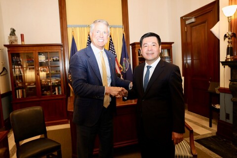 MoIT leader holds talks with US Senator Roger Marshall