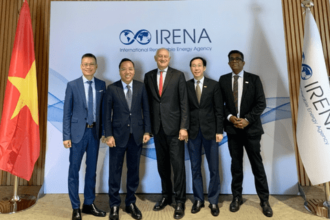Vietnam steps up renewable energy ties with IRENA in Abu Dhabi
