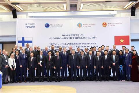 Activities of Minister Nguyen Hong Dien on the first day of the official visit by Party General Secretary To Lam and spouse to Finland