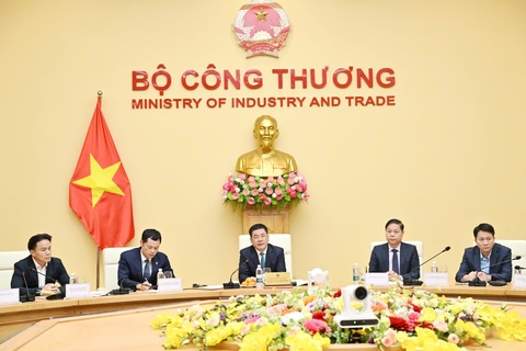 Minister Nguyen Hong Dien meets EU - ASEAN Business Council delegation