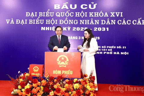 Party and State leaders join voters nationwide in elections for the 16th National Assembly and People’s Councils for the 2026 - 2031 term.