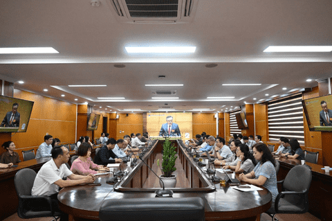 Party Committee of the Ministry of Industry and Trade studies, disseminates, and implements Resolution of the 2nd Plenum of the 14th Party Central Committee