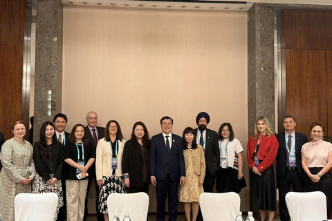 Deputy Minister Nguyen Sinh Nhat Tan holds bilateral meetings on sidelines of the 32nd APEC Ministers Responsible for Trade Meeting