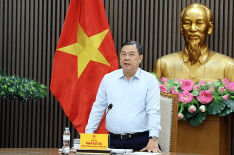 Standing Deputy Prime Minister Pham Gia Tuc orders accelerated implementation of key national energy projects