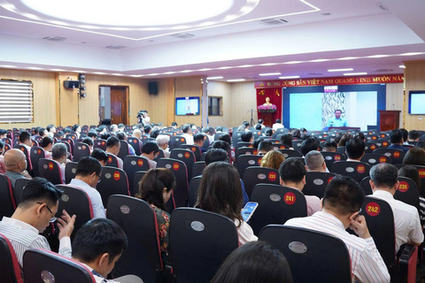 Party Committee of Ministry of Industry and Trade studies Resolution No.10-NQ/TW