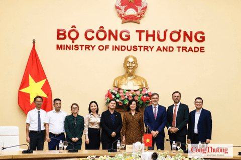 Deputy Minister Phan Thi Thang receives Chargé d’Affaires ad interim of the French Embassy in Vietnam