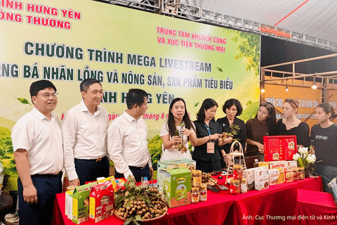 Hung Yen longan expands market reach through e-commerce