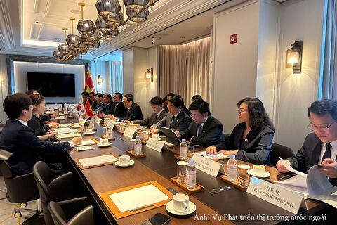 Deputy Minister Phan Thi Thang accompanies NA Chairman Tran Thanh Man on official visit to Republic of Korea