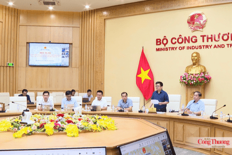 Ministry of Industry and Trade promotes rooftop solar power development for government offices, schools, hospitals and households