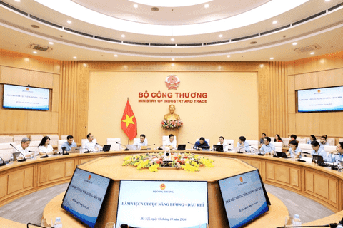 Minister Le Manh Hung holds working session with Energy - Petroleum Agency