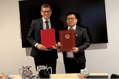Deputy Minister Truong Thanh Hoai meets with Denmark’s Ministry of Climate, Energy and Utilities, signs energy cooperation MoU