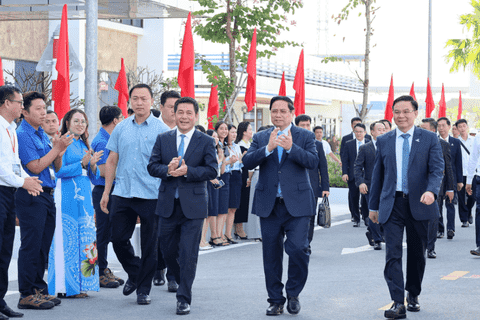 Minister Nguyen Hong Dien attends inauguration of Nhon Trach 3 and 4 Power Plants