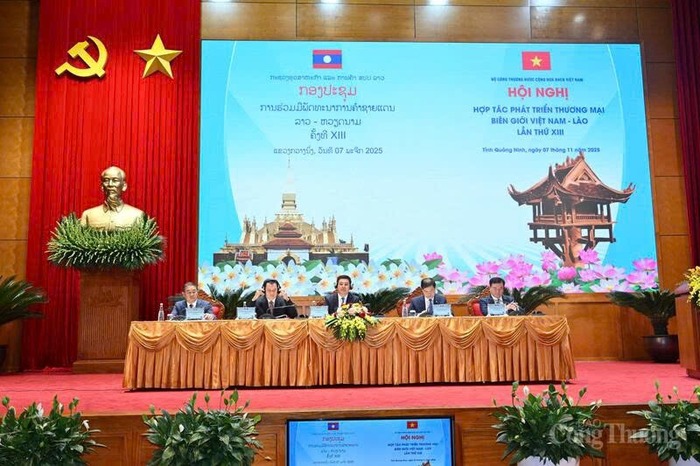 Vietnam - Laos strengthen economic cooperation and border trade ties