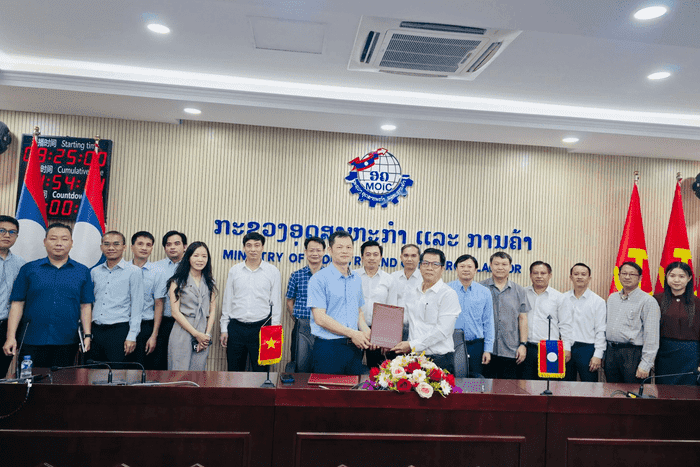 Viet Nam-Lao technical meeting advances concrete steps to boost bilateral trade
