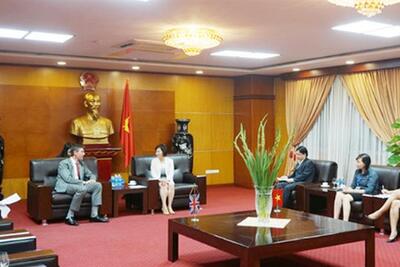 Thứ trưởng Hồ Thị Kim Thoa tiếp Đại sứ Vương quốc Anh tại Việt Nam