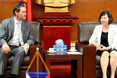 Thứ trưởng Hồ Thị Kim Thoa tiếp Ngài Martin Klepetko, Đại sứ Cộng hòa Séc