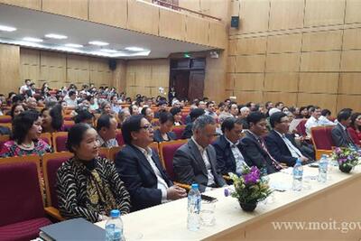 Thứ trưởng Bộ Công Thương Trần Tuấn Anh tiếp xúc cử tri tại Hà Nội