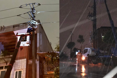 Bão Yagi làm 32 đường dây trung áp tại tỉnh Bắc Giang bị sự cố, làm gián đoạn cung cấp điện cho hơn 50% khách hàng trên toàn tỉnh, trong đó gây ra sự cố mất điện diện rộng các huyện Sơn Động, Lục Ngạn, Lục Nam,... Trong ảnh, 21h00 đêm 7/9, CBNV Điện lực thành phố Bắc Giang huy động toàn bộ nhân lực xử lý sự cố. (Ảnh: ĐVCC)