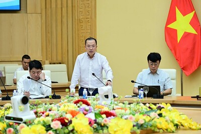 Tổng giám đốc NSMO Nguyễn Đức Ninh báo cáo tại cuộc họp