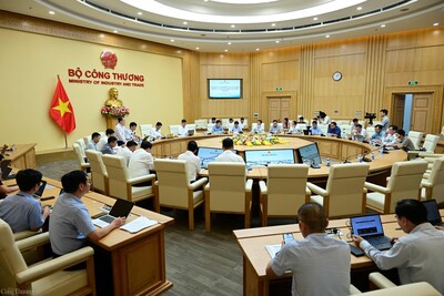 Bộ Công Thương họp về tình hình cung ứng điện dịp 30/4-1/5 và các tháng mùa khô năm 2025. Ảnh: Cấn Dũng