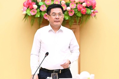 Ủy viên Ban Chấp hành Trung ương Đảng, Bí thư Đảng ủy, Bộ trưởng Bộ Công Thương Nguyễn Hồng Diên phát biểu khai mạc hội nghị
