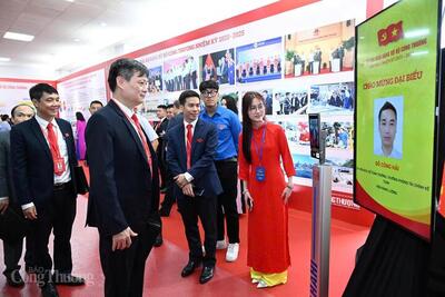 Đại biểu check-in vào Đại hội