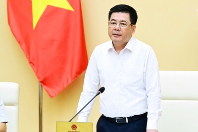 Bộ trưởng Bộ Công Thương Nguyễn Hồng Diên chủ trì buổi làm việc. Ảnh: Cấn Dũng