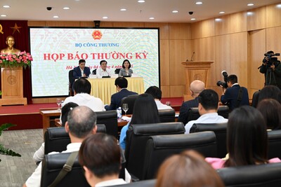 Toàn cảnh họp báo thường kỳ quý I/2025
