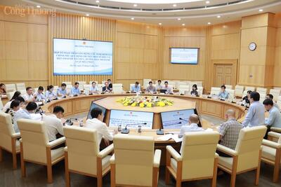 Tham dự cuộc họp còn có đại diện Bộ Công an, Bộ Nội vụ, Bộ Khoa học và Công nghệ... và đơn vị chức năng thuộc Bộ Công Thương