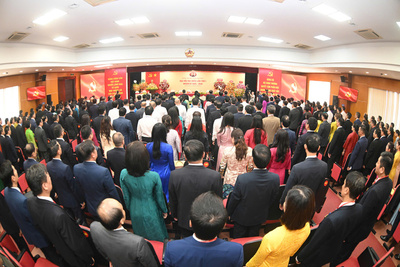 Đại hội làm lễ chào cờ