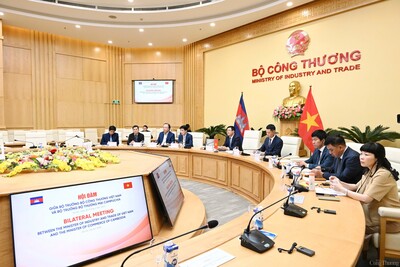 Các Bộ trưởng cũng đã thống nhất một số biện pháp nhằm thúc đẩy quan hệ hợp tác kinh tế, thương mại, công nghiệp giữa hai nước, hướng tới mục tiêu kim ngạch cao hơn trong thời gian tới