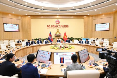 Cùng tham dự hội đàm, về phía Bộ Công Thương có lãnh đạo các cục, vụ đơn vị chức năng Bộ Công Thương
