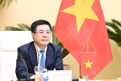Bộ trưởng Bộ Công Thương Việt Nam Nguyễn Hồng Diên phát biểu, trao đổi tại hội đàm
