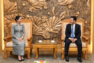 Trước hội đàm, Bộ trưởng Bộ Công Thương Việt Nam Nguyễn Hồng Diên đã họp hẹp với Bộ trưởng Thương mại Campuchia Cham Nimul