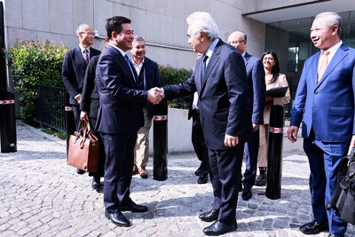 Ngài Fatih Birol nhấn mạnh: "Chúng tôi không chỉ là đối tác, mà còn là những người bạn đồng hành trong hành trình hướng tới một tương lai năng lượng bền vững của Việt Nam"