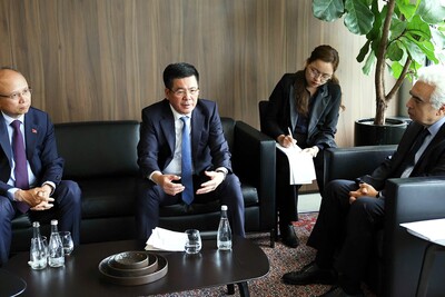 Bộ trưởng Nguyễn Hồng Diên thông tin đến Ngài Fatih Birol về Quy hoạch Điện VIII điều chỉnh của Việt Nam cũng như những cơ chế, chính sách của Việt Nam trong việc thu hút đầu tư vào lĩnh vực năng lượng