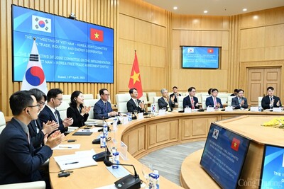Bộ trưởng Ahn Duk Geun thống nhất, nhất trí với các giải pháp do Bộ Công Thương đề ra nhằm thúc đẩy hợp tác kinh tế, thương mại, năng lượng hai nước