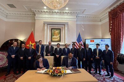 Bộ trưởng Nguyễn Hồng Diên chứng kiến lễ ký kết thỏa thuận hợp tác giữa doanh nghiệp Việt Nam - Hoa Kỳ.