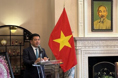 Phát biểu tại lễ ký kết các thỏa thuận hợp tác, Bộ trưởng Nguyễn Hồng Diên nhấn mạnh, trụ cột kinh tế - thương mại - đầu tư đóng vai trò là động lực chủ chốt thúc đẩy tổng thể quan hệ song phương