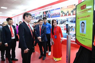 Các Đại biểu checkin trước khi vào Đại hội