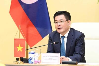 Tại hội đàm, Bộ trưởng Bộ Công Thương Nguyễn Hồng Diên cho biết, thương mại hai nước Việt Nam - Lào đang có những bước phát triển tích cực