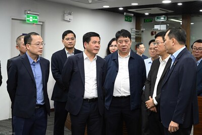 Bộ trưởng Nguyễn Hồng Diên dẫn đầu đoàn công tác của Bộ Công Thương đến thăm, làm việc và kiểm tra công tác bảo đảm cung ứng điện tại Công ty TNHH MTV Vận hành Hệ thống điện và Thị trường điện quốc gia (NSMO) và Tập đoàn Điện lực Việt Nam (EVN)