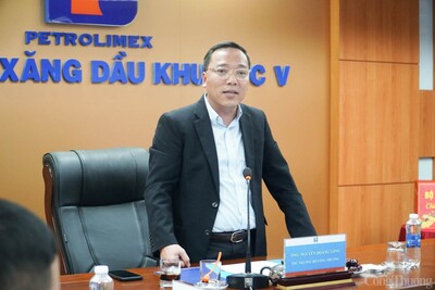 Thứ trưởng Nguyễn Hoàng Long phát biểu chỉ đạo tại buổi làm việc