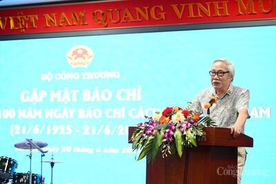 Phát biểu tại buổi gặp mặt,  nguyên Tổng Biên tập Báo Công Thương Bùi Đức Khiêm nhớ lại, lịch sử của báo ngành Công Thương vốn có từ thời rất sớm, như đã được nhắc đến, từ tờ Tạp chí Kinh tế Việt Nam thời kỳ đầu, sau đó tách ra thành báo Thương mại, rồi đến báo Công Thương ngày nay. Đây là cả một quá trình dài, nhiều thế hệ đã nối tiếp nhau dựng xây, gìn giữ và phát triển.