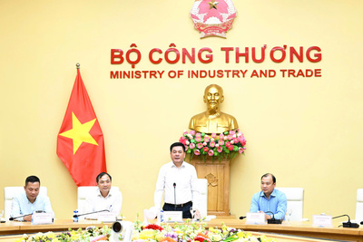 Bộ trưởng Nguyễn Hồng Diên cho biết, những năm qua, ngành Công Thương đã nhận được sự ủng hộ, giúp đỡ của các ban, bộ, ngành và các cơ quan báo chí, truyền thông trong cả nước, nhất là những cơ quan báo chí lớn