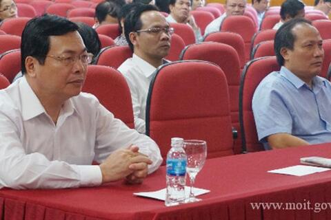 Bộ Công Thương quyên góp ủng hộ đồng bào lũ lụt tỉnh Quảng Ninh
