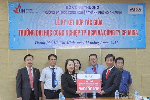 IUH hợp tác với doanh nghiệp đào tạo nguồn nhân lực ngành kinh tế